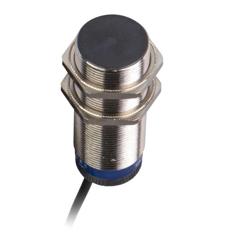 Telemecanique XSAV11373 proximity sensor